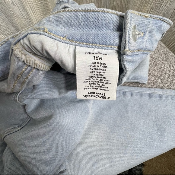 KanCan Anahi High Rise Kick Flare Jeans - Picture 8 of 9